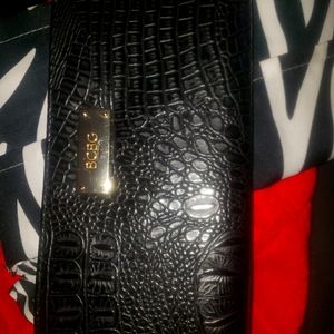 Women's (BCBG BLACK REPTILE EMBOSSED FAUX LEATHER ZIP AROUND WALLET)